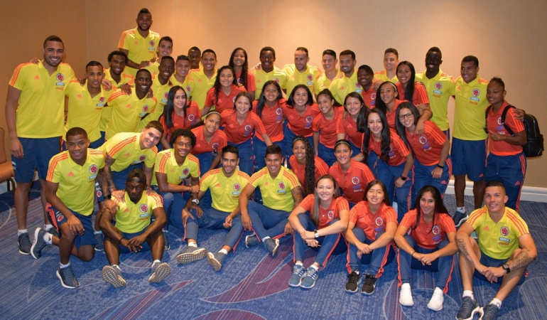 Seleccion Colombia y sub 17 femenina: Unión tricolor: La Selección compartió con la Sub 17 femenina en Tampa