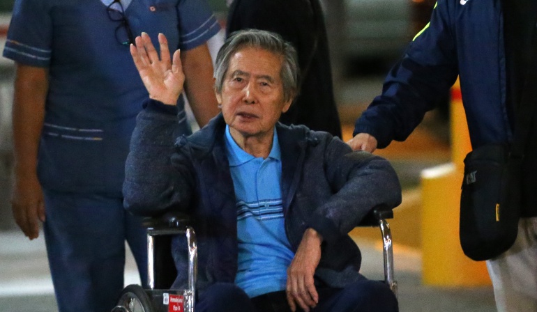 Fujimori critica arresto de Keiko y pide a sus hijos que estén "unidos"