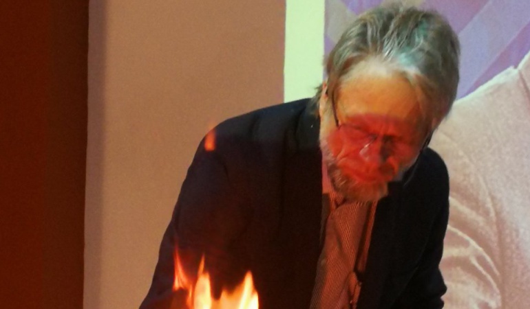 #MockusJuegaConCandela: ¿Por qué Mockus quemó $350.000?