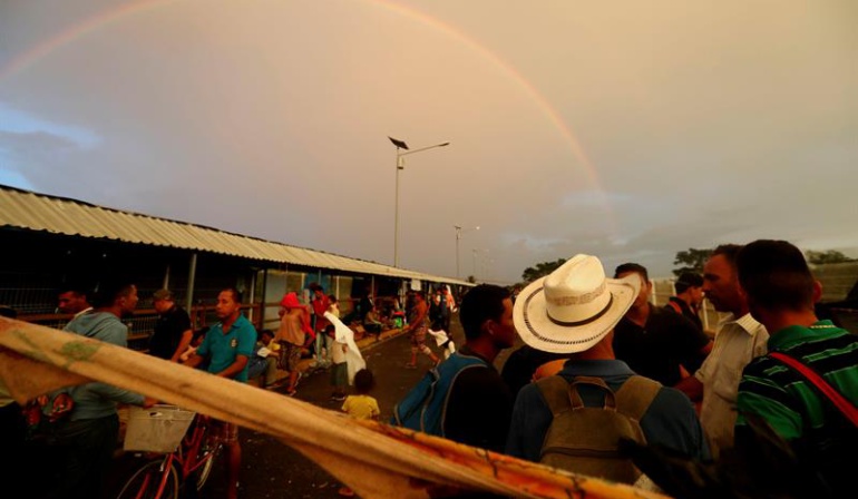Caravana de migrantes: Trump: patrulla fronteriza y militares en alerta en EE.UU. ante caravana