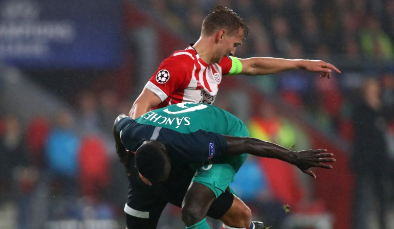 tottenham davinson sanchez psv champions: Tottenham, con Dávinson Sánchez, consiguió un empate ante el PSV