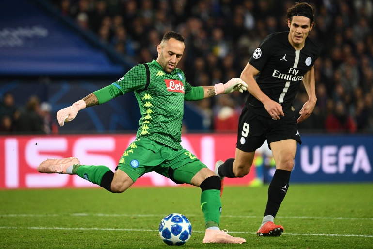 ospina napoli psg champions league resumen goles: David Ospina se lució en el empate del Napoli ante PSG