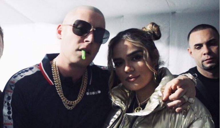 La foto de ‘Cosculluela’ que genera fuerte molestia de Karol G La foto de ‘Cosculluela’ que genera fuerte molestia de Karol G
