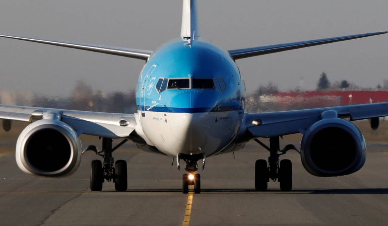 Desaparece avión de pasajeros en Indonesia Desaparece avión de pasajeros en Indonesia