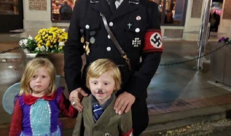 Disfrazó a su hijo de Hitler y los internautas lo “trolearon”