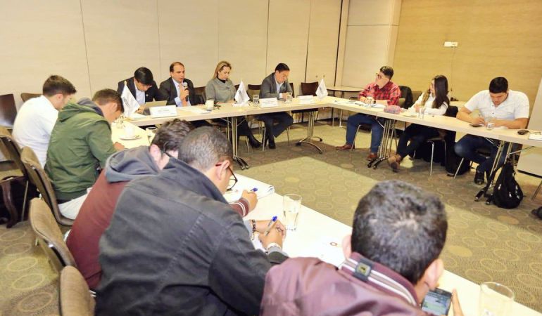 Apoyo económico: Gobernadores se comprometen con regalías para apoyar a universidades
