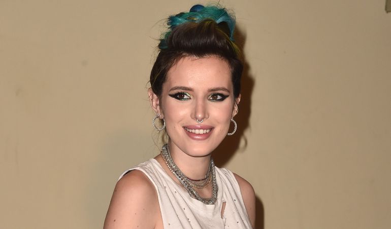 Bella Thorne deslumbra con sensual video