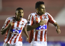 Junior sufrió pero se clasificó a la semifinal de la Copa Sudamericana