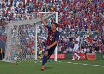 Niño de 14 años hizo historia tras anotar gol en el clásico paraguayo