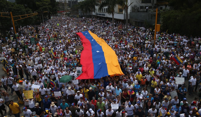 Crisis en Venezuela: La UE prolonga sus sanciones a Venezuela otro año por "deterioro situación"