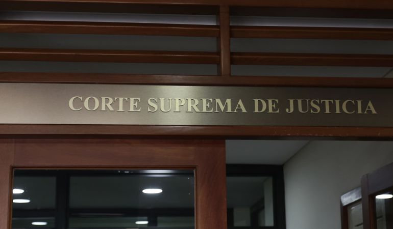 Alvaro Uribe: Mayor del Ejército Cristina Lombana asumirá investigación contra A. Uribe