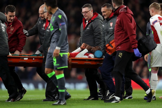Lesión Danny Welbeck: La espeluznante lesión de Welbeck con el Arsenal en la Europa League Lesión Danny Welbeck: La espeluznante lesión de Welbeck con el Arsenal en la Europa League