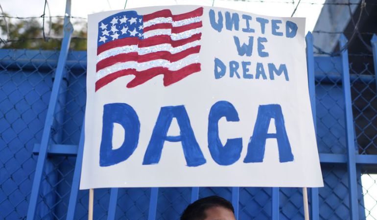 Migración: Tribunal de EE.UU. ordena a Trump mantener programa DACA para 'soñadores'