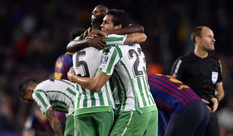 barcelona betis liga santander españa goles resumen: Betis asaltó el Camp Nou y venció al Barcelona