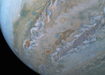La Nasa capturó imágenes de un delfín nadando en Júpiter