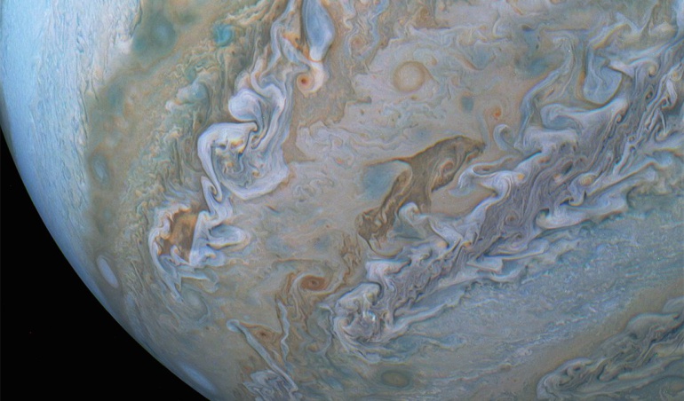La Nasa capturó imágenes de un delfín “nadando” en Júpiter