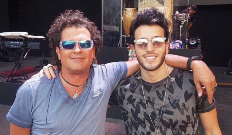 Video: Sebastián Yatra ahora es el estilista de Carlos Vives