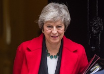 Renuncias y crisis en el gobierno de Theresa May tras acuerdo sobre Brexit