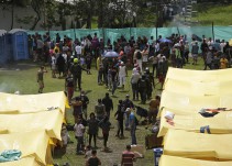Venezolanos que robaron camioneta serán expulsados del país