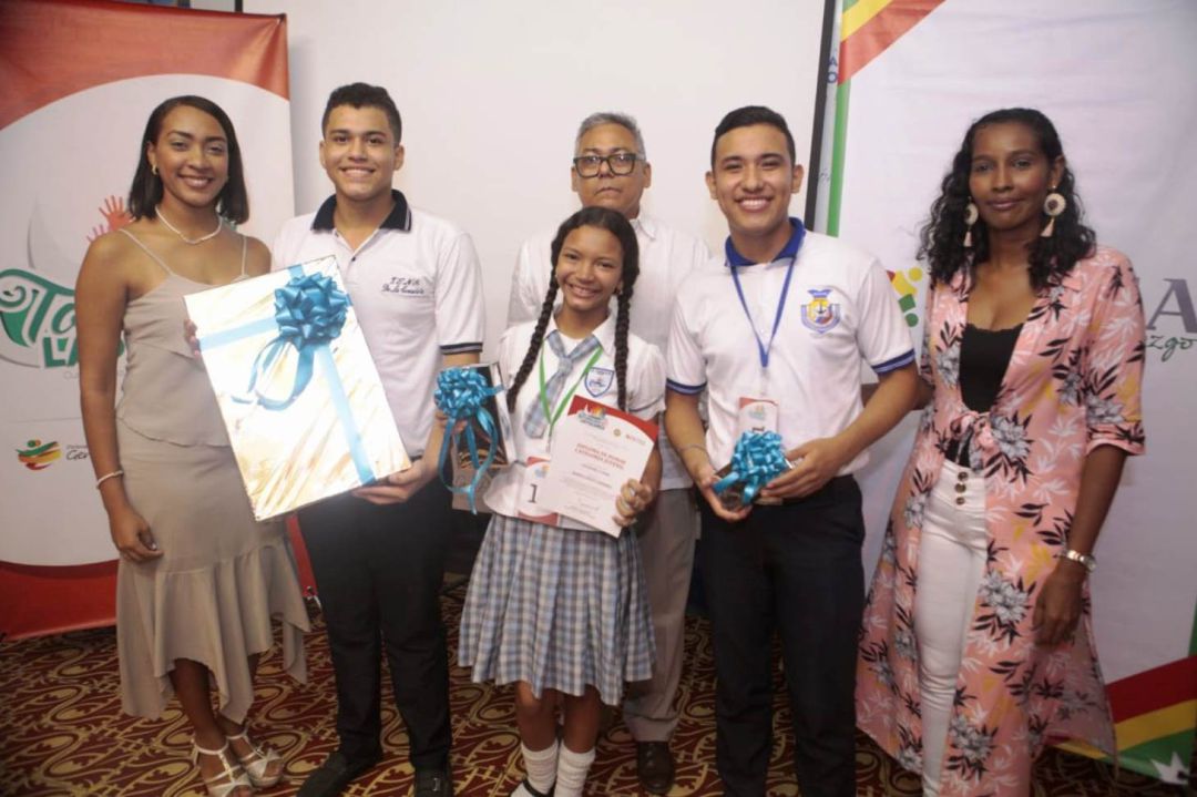 Finalizó el VI Curso Concurso de Oratoria y Liderazgo Infantil de Cartagena: Finalizó el VI Curso Concurso de Oratoria y Liderazgo Infantil de Cartagena