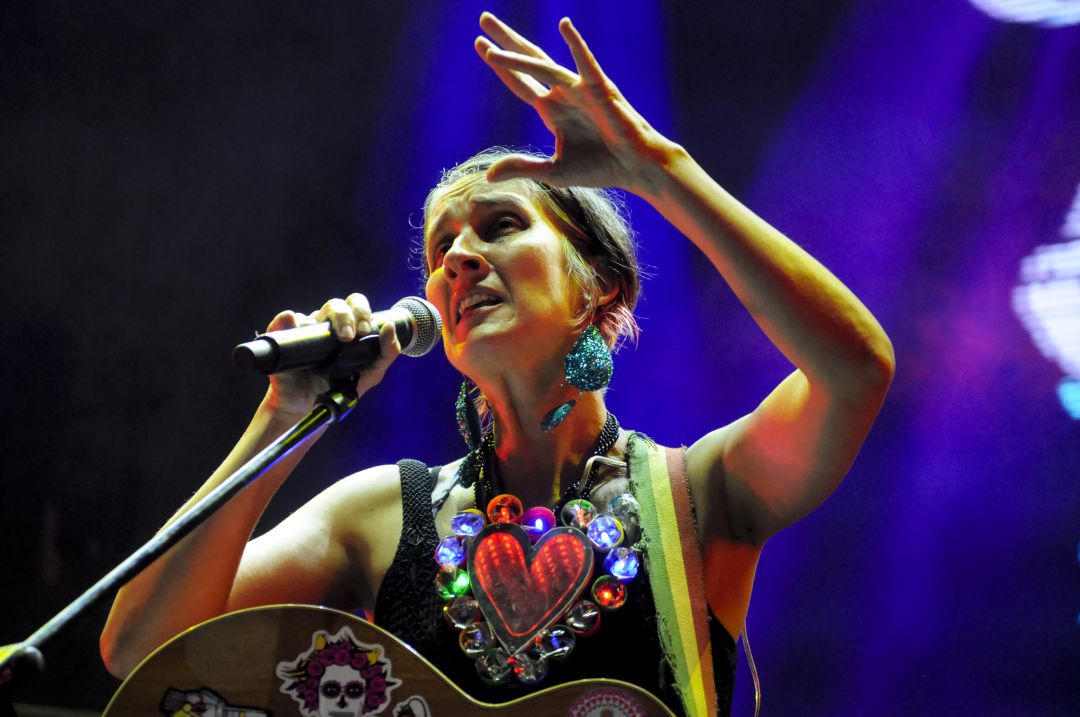 Aterciopelados busca romper Guinness Record: Aterciopelados busca romper Récord Guinness por derechos a la mujer