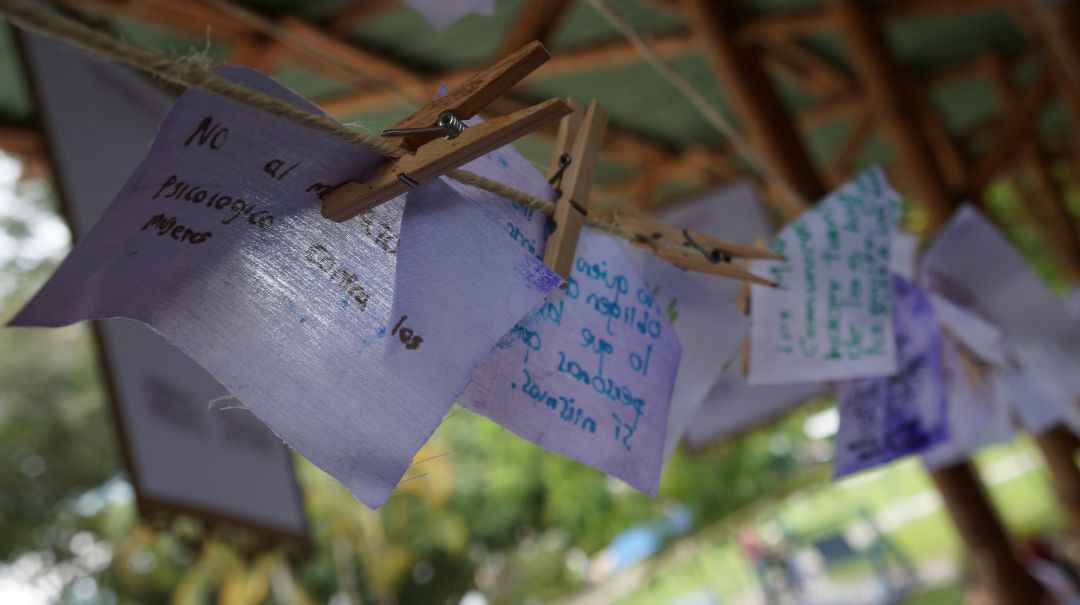 Universidad de Ibagué.: Desmaquilla las violencias, campaña contra el maltrato de género