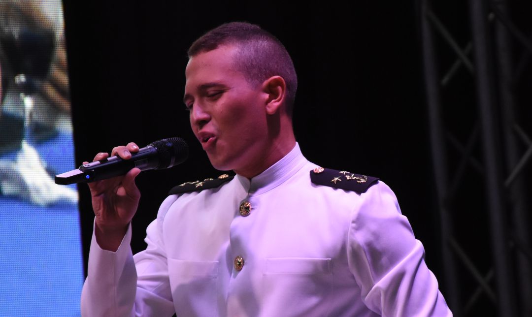 Cadete Guillermo Osorio, ganador del festival 'Voces de Altamar'