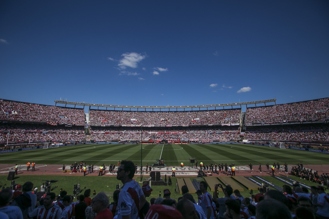river plate boca juniors libertadores previa: Vergüenza Monumental: River-Boca queda aplazado y se jugará este domingo