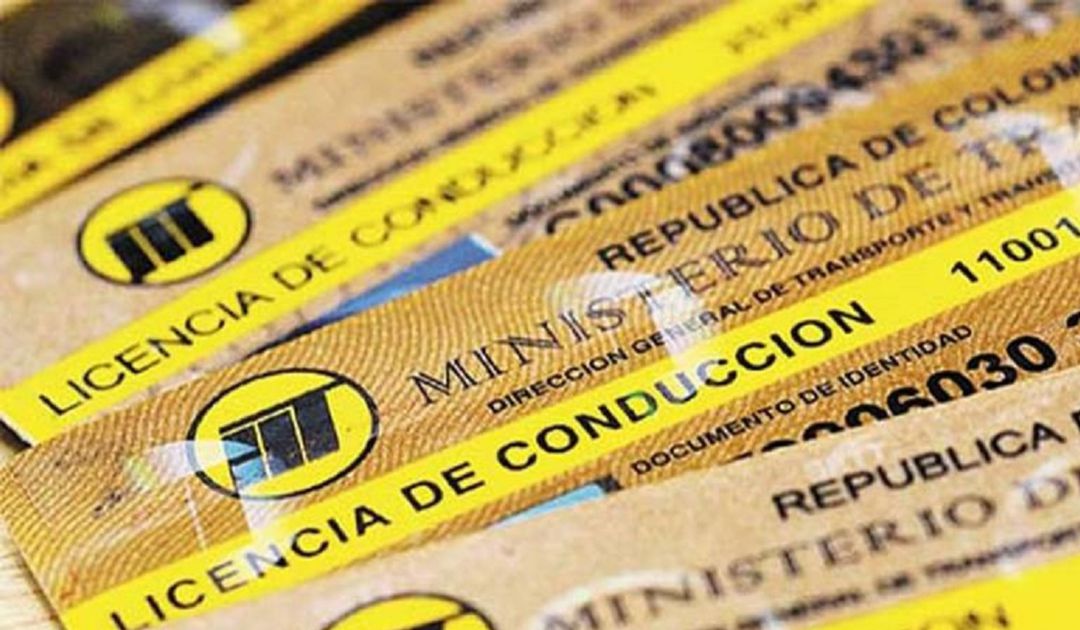 Conducción, Licencias: Gobierno implementará licencia de conducción por puntos en Colombia