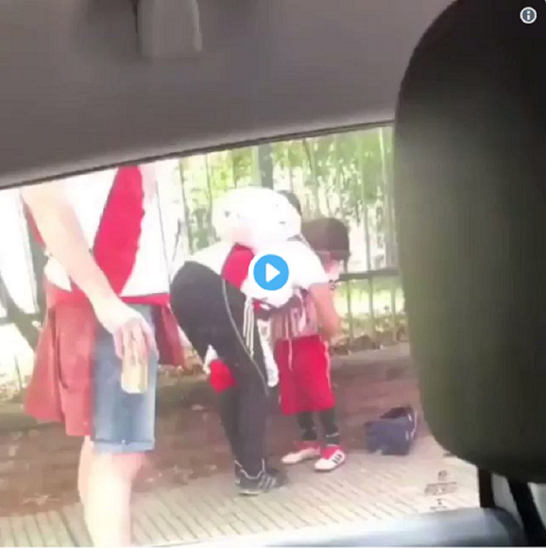 ¡Indignante! Mujer amarró bengalas en el cuerpo de una niña