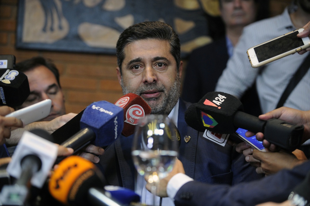 Daniel Angelici, presidente de Boca Juniors: Angelici: Viajamos a la espera de una definición del Tribunal de disciplina