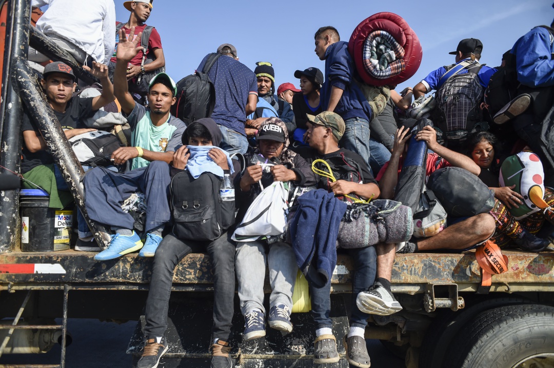 Disparan balas de goma a migrantes, impiden que crucen