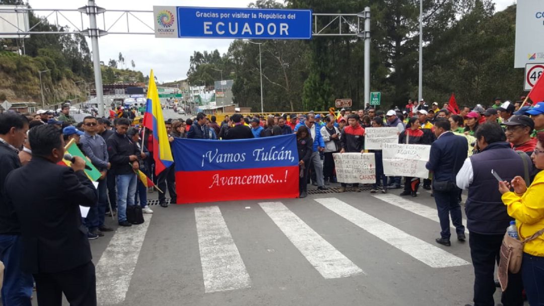 Bloqueo puente Rumichaca: Comerciantes ecuatorianos bloquearon Puente de Rumichaca