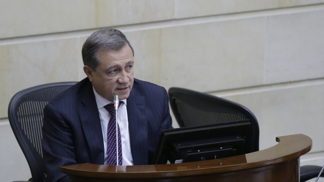 A Ernesto Macías le fallaron las matemáticas en pleno debate
