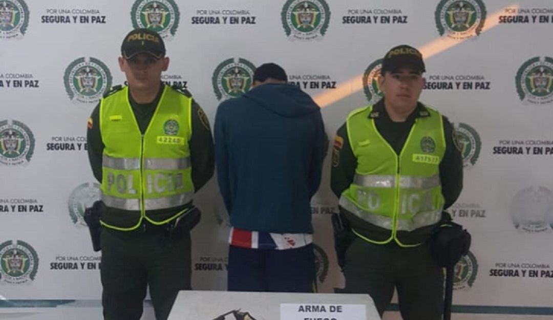 Dos muertos y una mujer herida deja ataque de sicarios