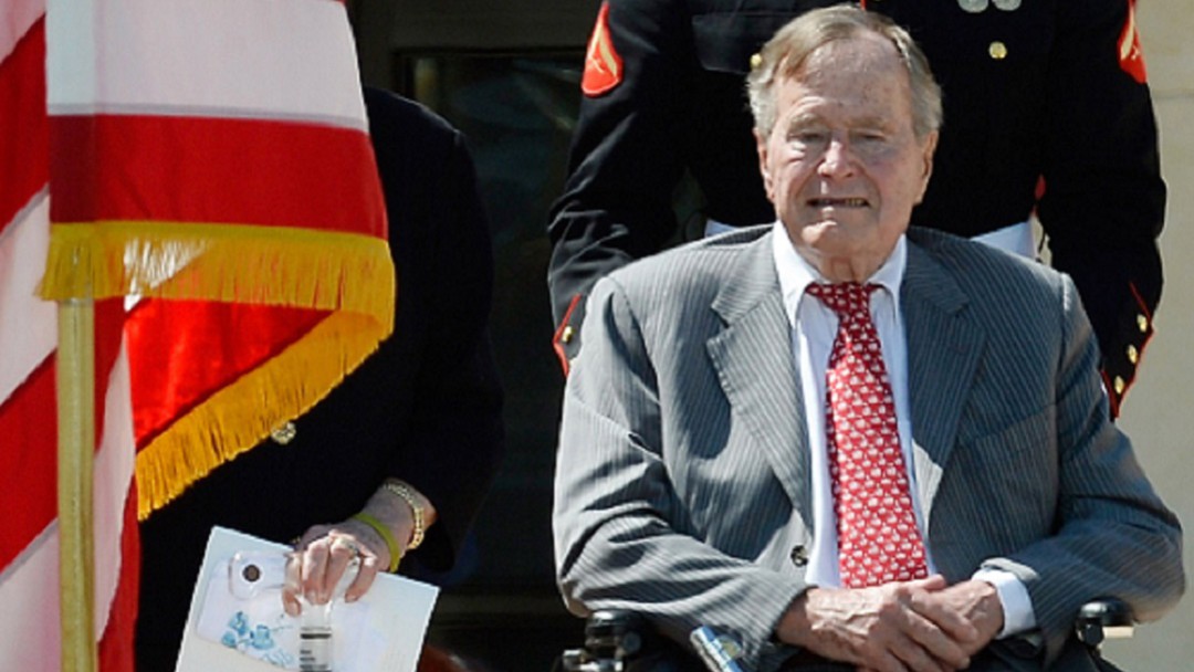 La conmovedora despedida del perro que acompañó a George H. W. Bush
