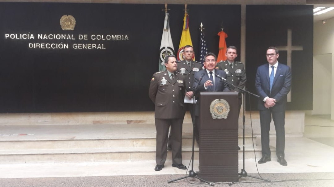 Fiscalía captura correos humanos que llevaban dólares en el estómago