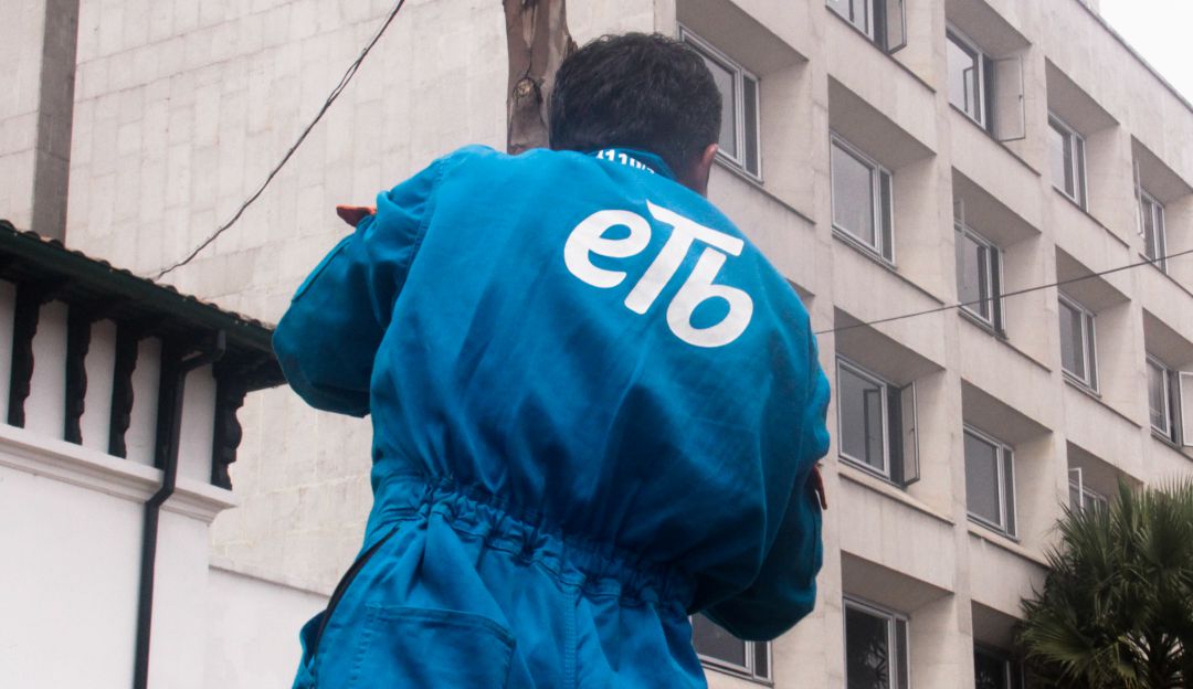 Empresa de teléfonos de Bogotá: Se cae la venta de la ETB
