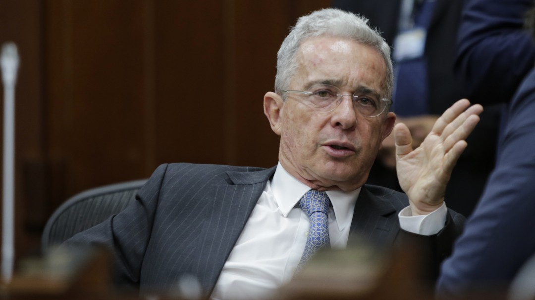 Hackean la cuenta de Instagram de Álvaro Uribe