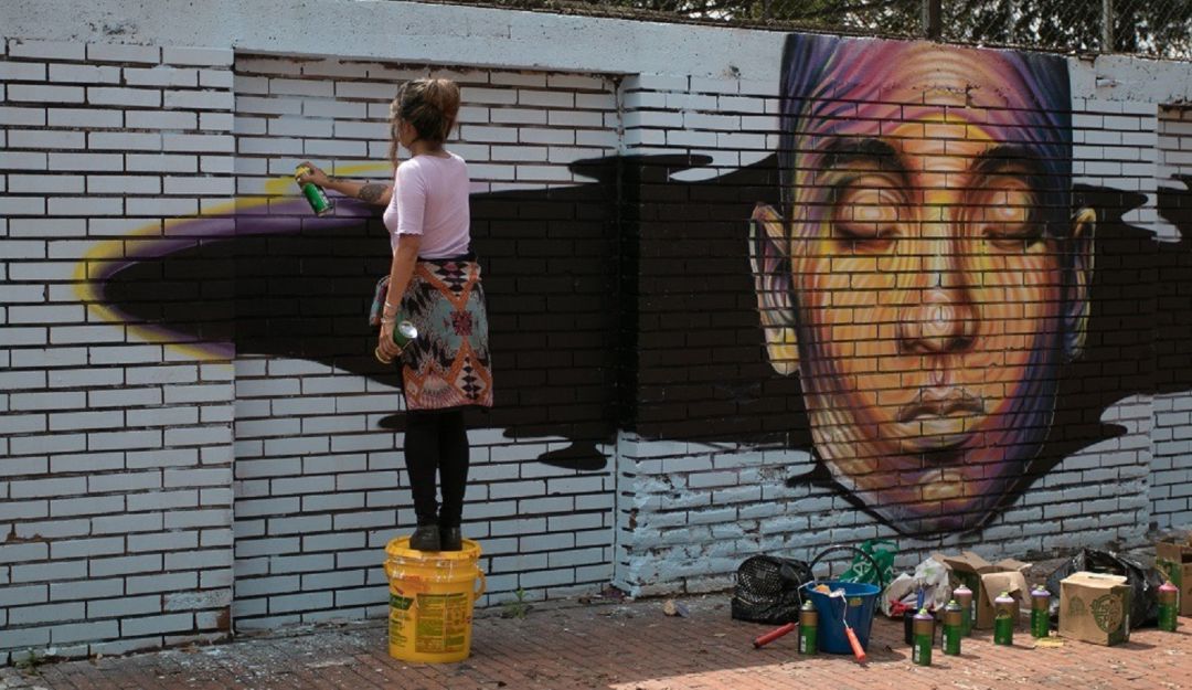 El arte urbano y el muralismo embellece subestaciones de energía