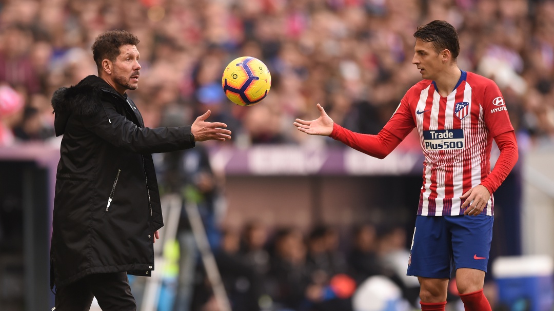 Santiago Arias recibe elogios de Diego Simeone y se afianza en la titular
