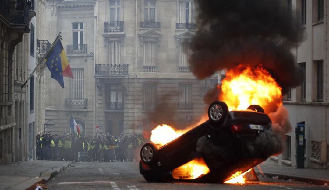 Chalecos amarillos: 31.000 manifestantes y más de 1000 chalecos amarillos detenidos en Francia