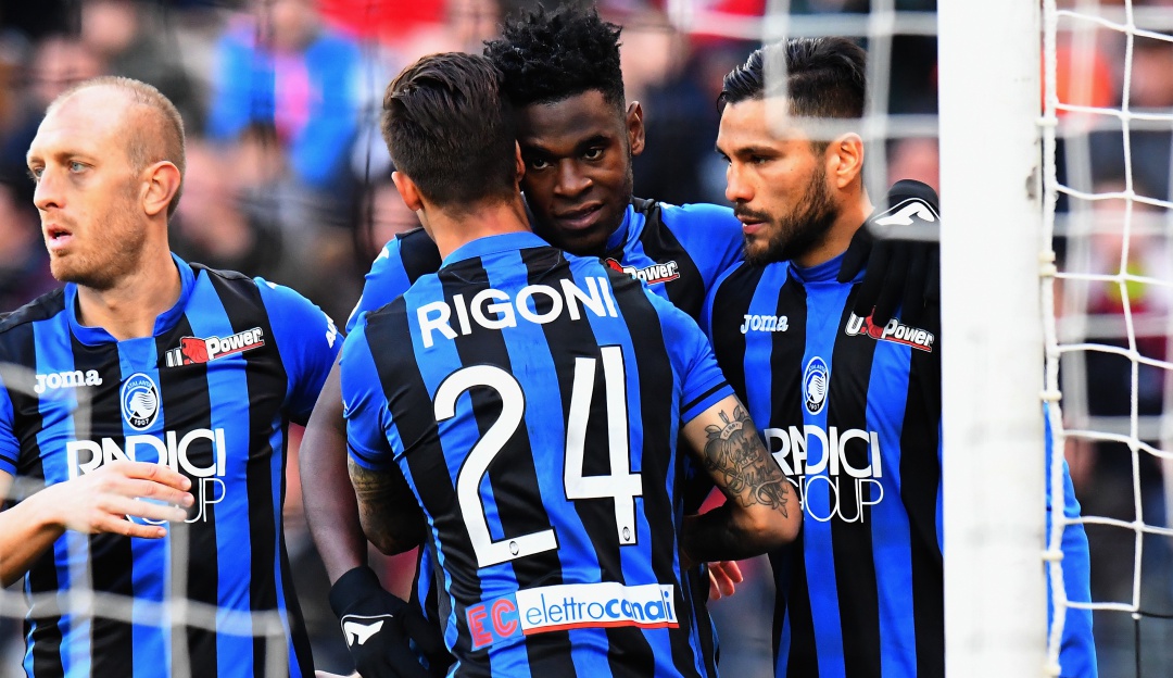 Atalanta vence con un triplete de Duván Zapata Atalanta vence con un triplete de Duván Zapata