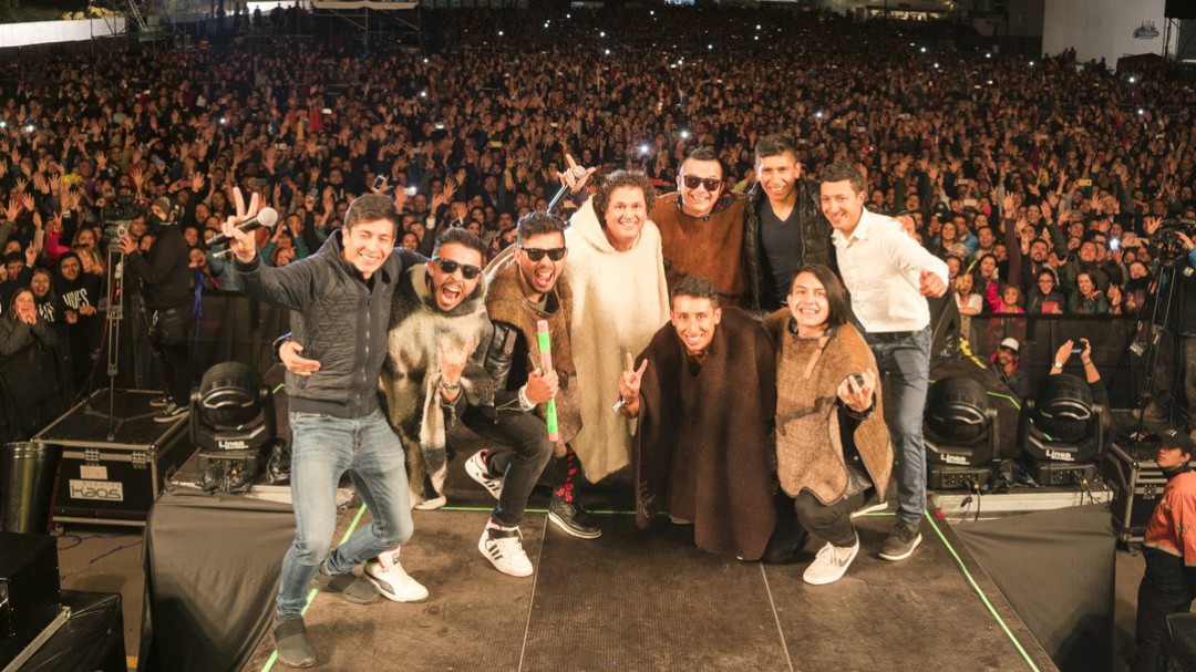 El lado romántico de Nairo en pleno concierto de Carlos Vives en Tunja