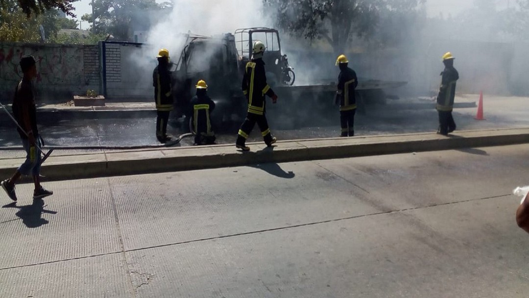 Mototaxista quemó grúa tras la inmovilización de su vehículo