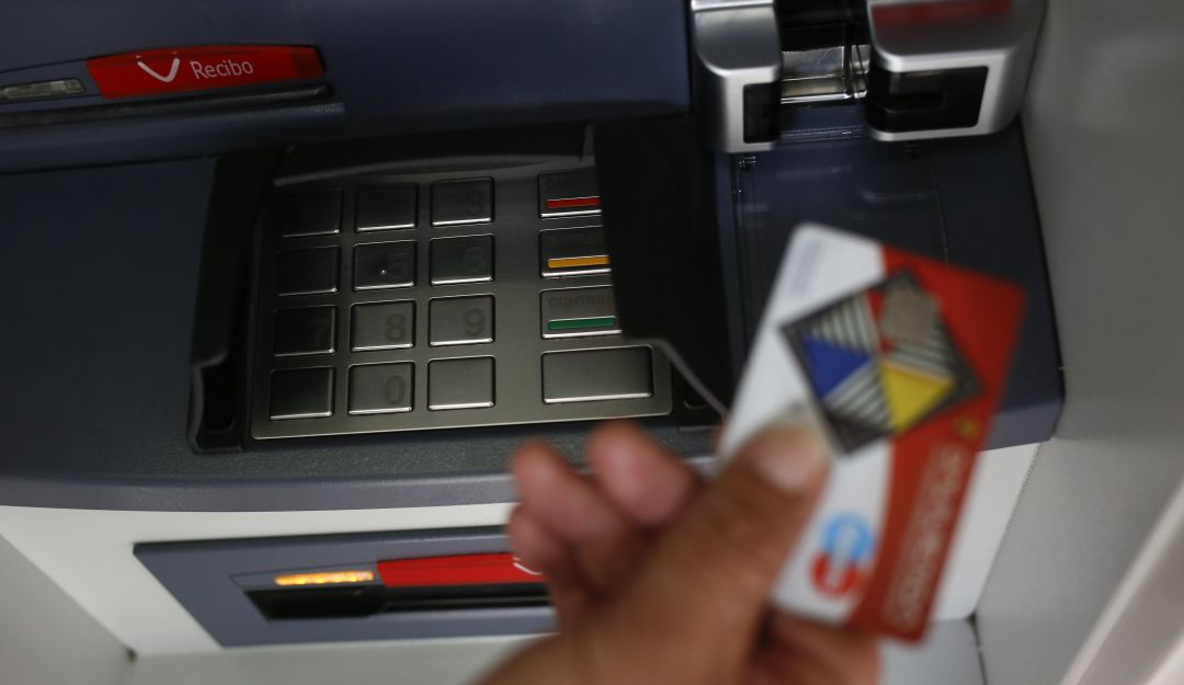 Ley de financiamiento: Comisiones de tarjetas de crédito quedarían gravadas con IVA del 19%