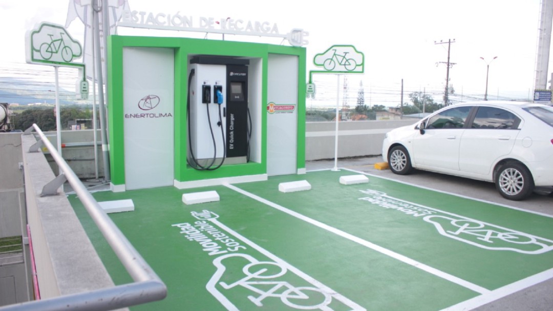 Inauguran estación de recarga eléctrica en Ibagué