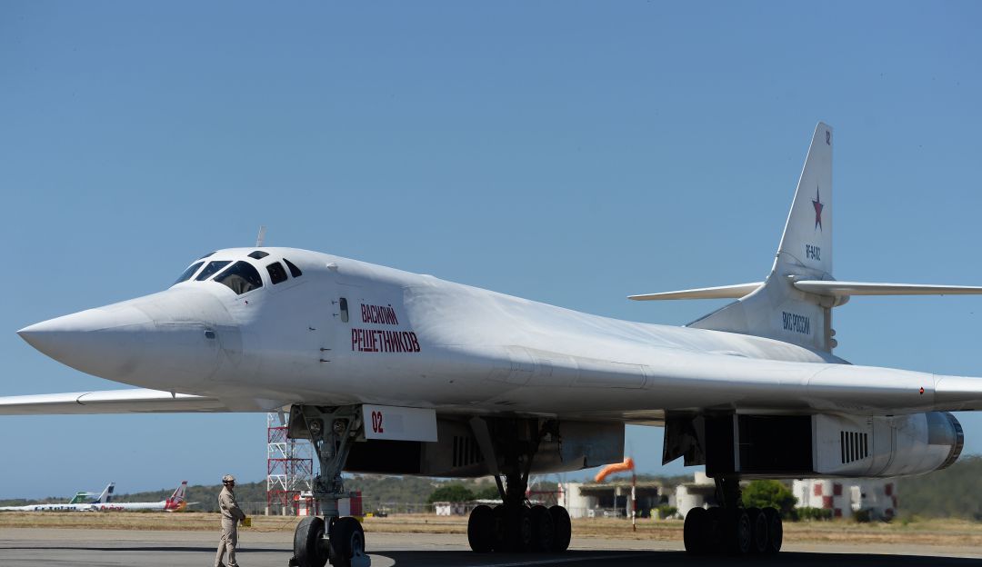 Tensión diplomática: EE.UU. asegura que aviones rusos abandonarán Venezuela el viernes