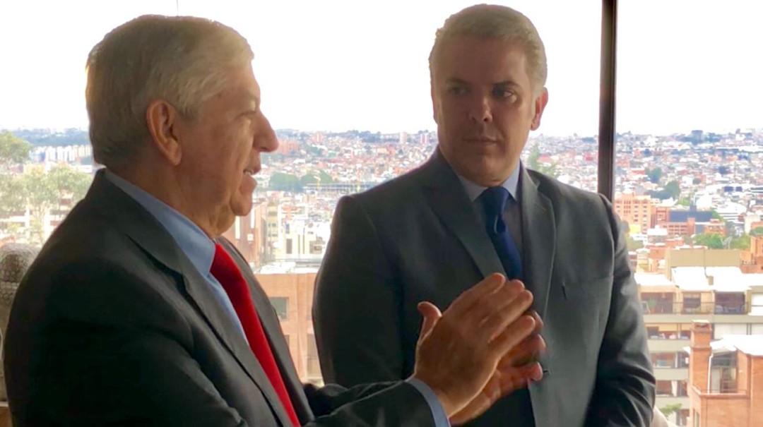 Si le he pedido puestos, dígalo: Gaviria a Duque