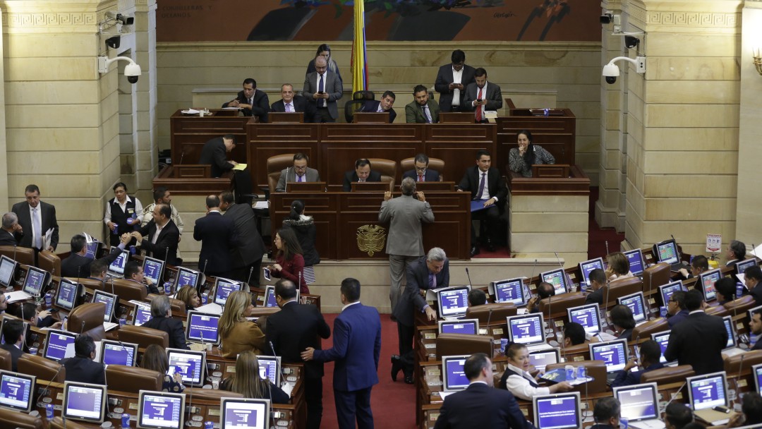 Congreso dejó abierta la puerta para diálogo con ELN